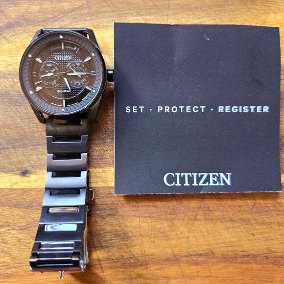 Citizen Eco-Drive Weekender - Picture 3 of 4